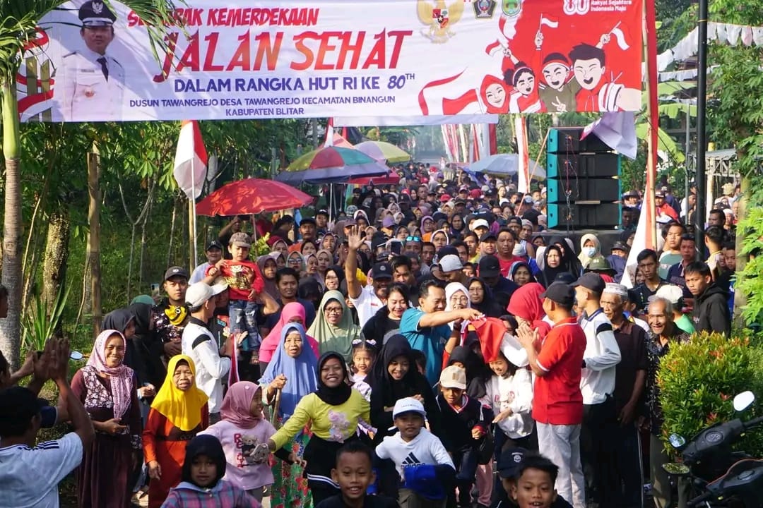 Jalan Sehat Untuk Memeriahkan Dan Merayakan HUT RI Ke 80 Di Desa Tawangrejo Kecamatan Binangun Jalan Sehat Untuk Memeriahkan Dan Merayakan HUT RI Ke 80 Di Desa Tawangrejo Kecamatan Binangun